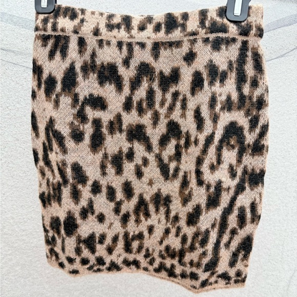 Leopard Print 🌸 Mini Pencil Skirt 🌸🌺🌼 - Picture 1 of 3